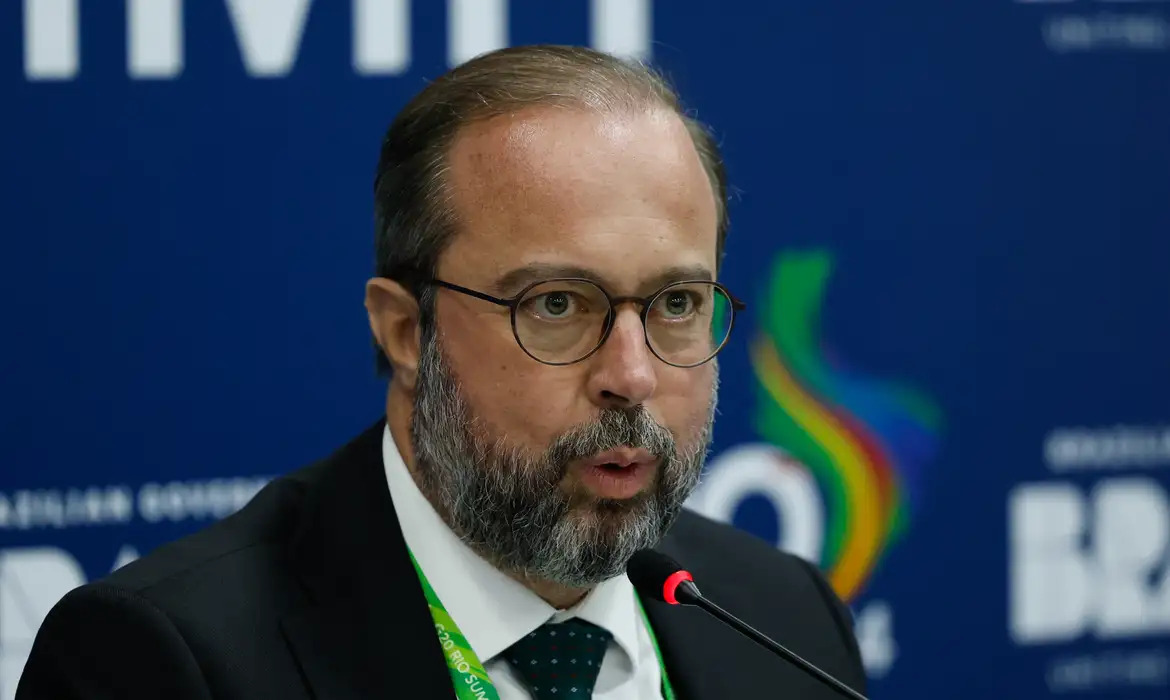alexandre silveira
